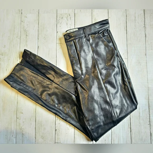 Abercrombie & Fitch Ultra High Rise Skinny Vegan Faux Leather Pants Soft - Picture 4 of 12